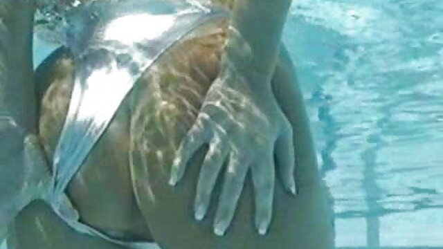 Bosomy วีดีโอ หนัง โป้ ดู ฟรี สีบลอนด์ Babe ได้รับหีเรียบของเธอ spooned บนสนามหญ้า