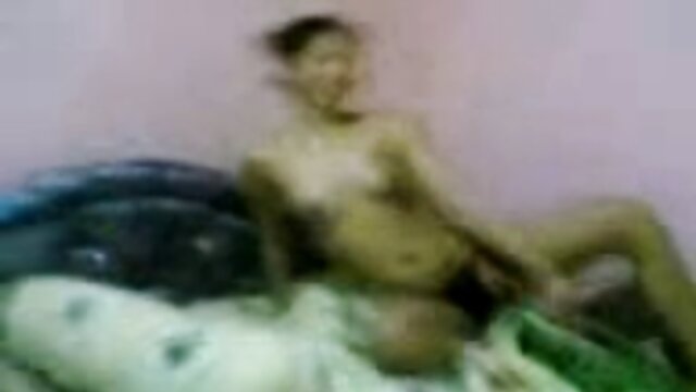 Sexpot สีน้ำตาลหน้าอกใหญ่ขี่คนรักของเธอย้อนกลับสไตล์เคาเกิร์ล ดู วีดีโอ โป้