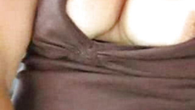 Stephie สีบลอนด์ที่มีเสน่ห์ให้ handjob หนัง วีดีโอ โป๊ ร้อนกับคู่หูเงี่ยนของเธอ