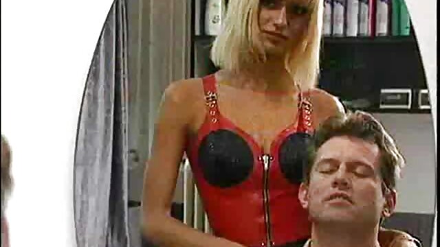 แฟน ดู วีดีโอ โป๊ BDSM สีบลอนด์นิสัยเสีย Sarah Jane Ceylon ทำให้ช่องคลอดของเธอเจาะด้วย dildo